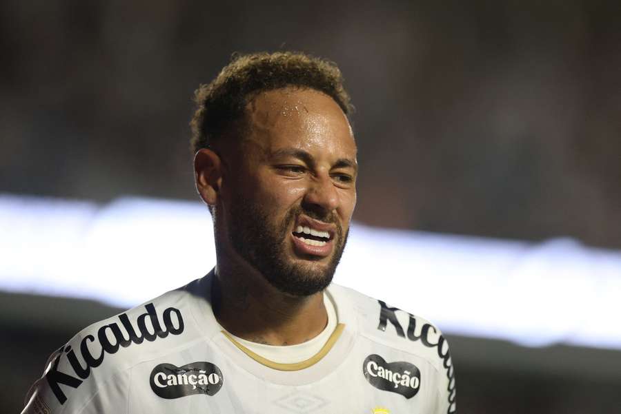 Neymar set for lengthy spell on Santos sidelines after fresh injury blow Neymar set for lengthy spell on Santos sidelines after fresh injury blow