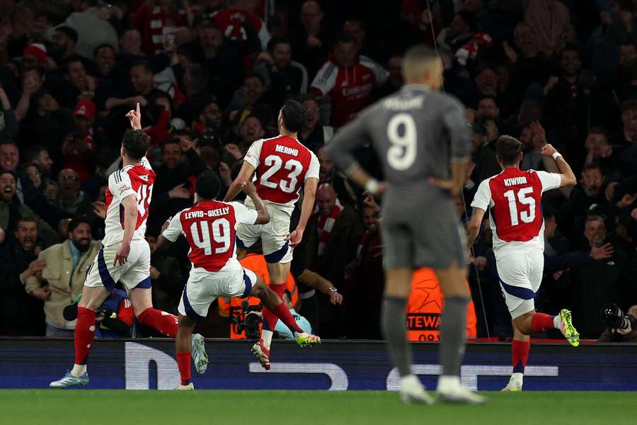 Arsenal venceu o Real Madrid por 3-0 na primeira mão