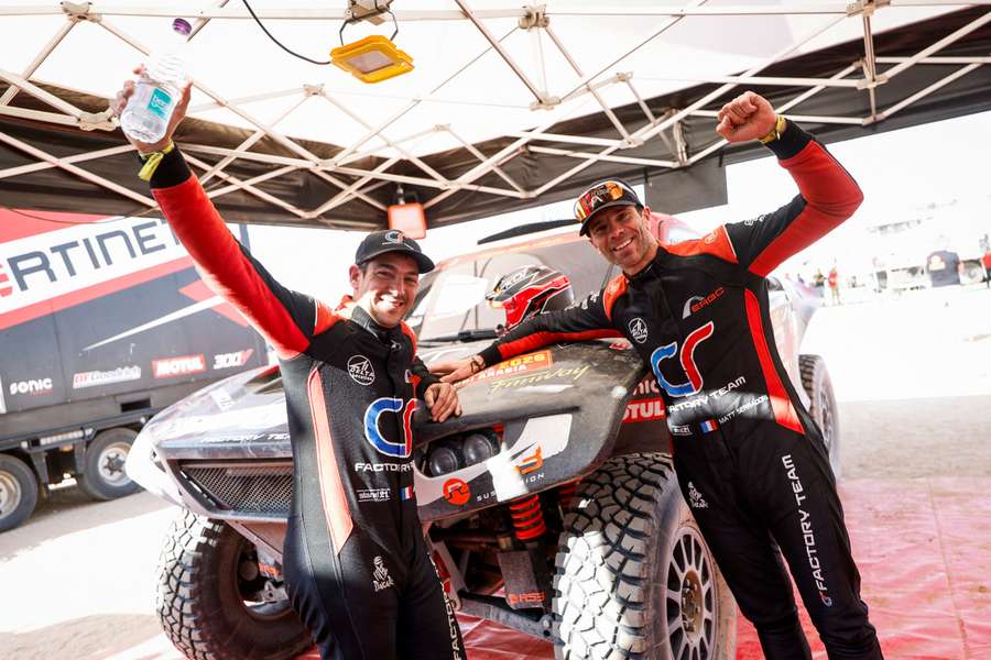 Serradori, à droite, avec son co-pilote ce mercredi.