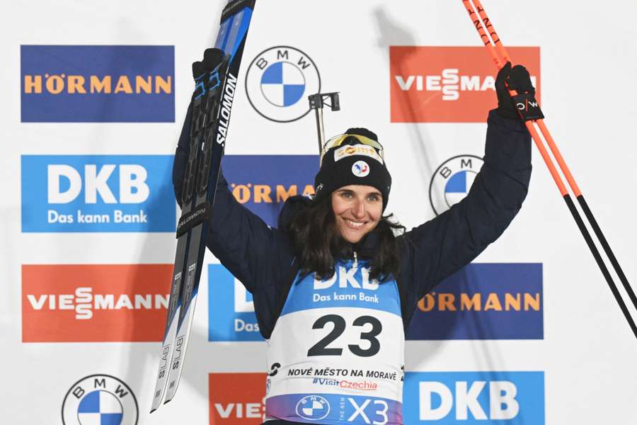 Julia Simon rajoute une victoire. Julia Simon rajoute une victoire.