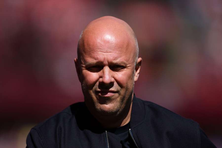 Ex-Liverpool midfielder claims inside info on Arne Slot’s future