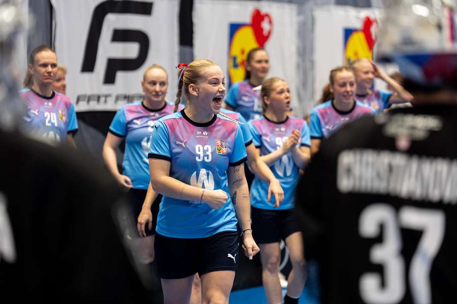 Karolína Stůjová v dresu české florbalové reprezentace.