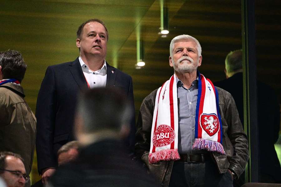 Předseda FAČR David Trunda (vlevo) s prezidentem České republiky Petrem Pavlem.