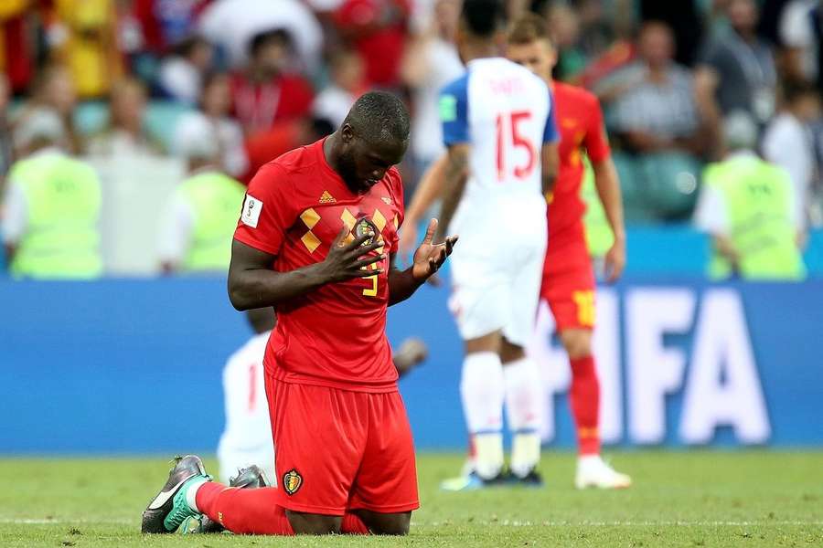 Romelu Lukaku em oração 
