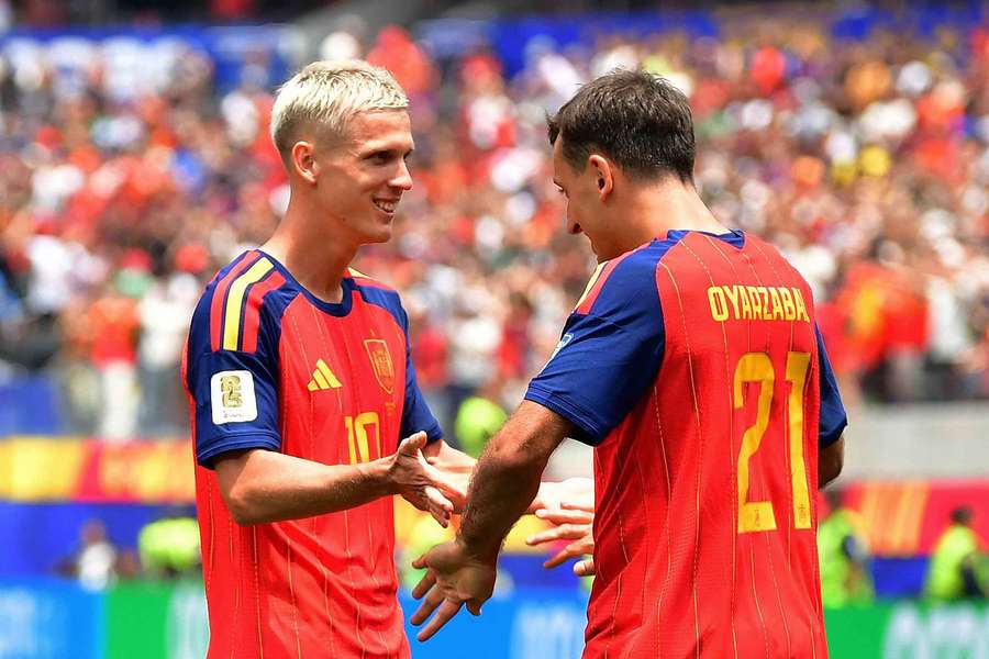 Dani Olmo con Oyarzabal Dani Olmo con Oyarzabal