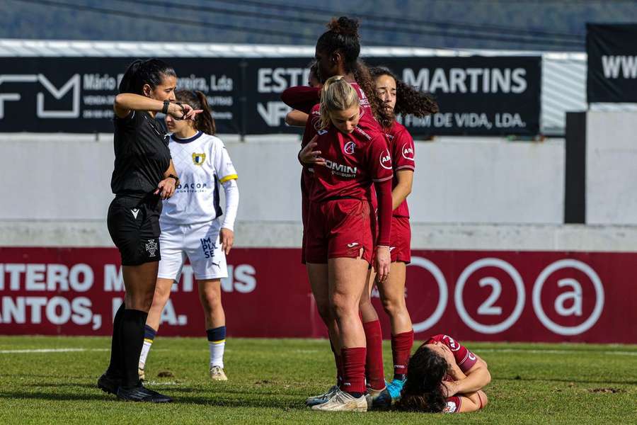 Paula Ruess mantém uma boa relação com as companheiras de equipa Paula Ruess mantém uma boa relação com as companheiras de equipa