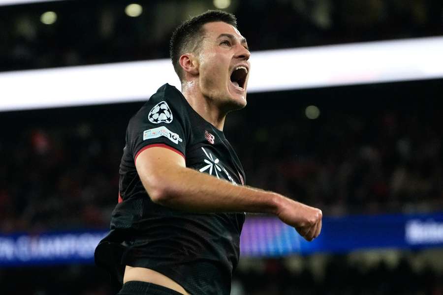 Gólová radost Patrika Schicka. Gólová radost Patrika Schicka.