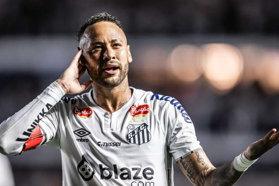 Neymar vai vestir a camisa do Barcelona de novo?