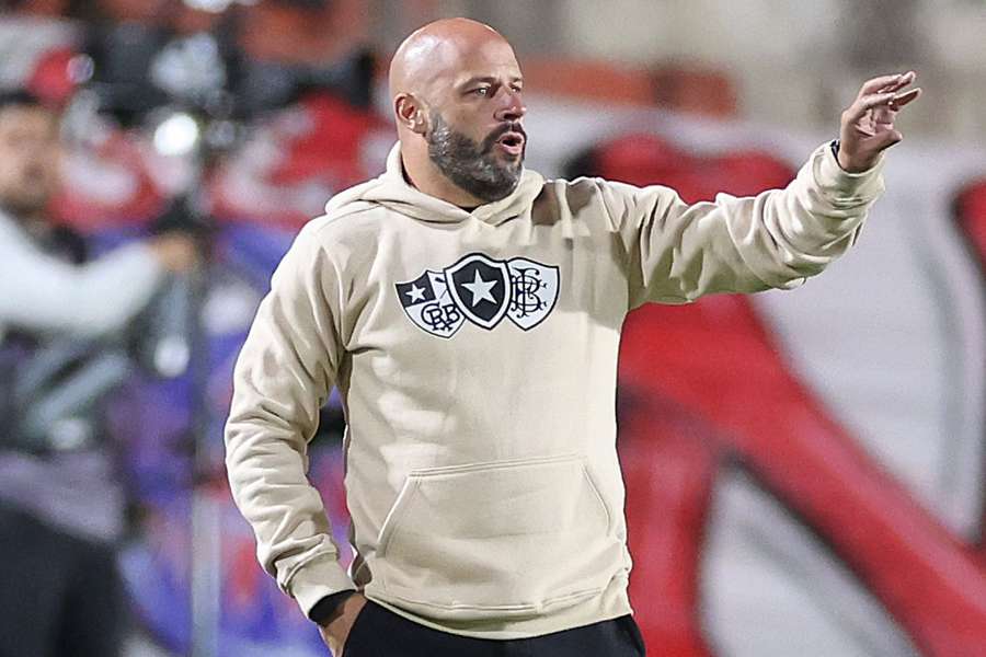 Franclim Carvalho ficou quatro meses e meio no comando do Botafogo