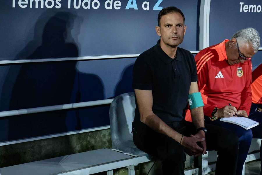 Sotiris Silaidopoulos no banco do Rio Ave