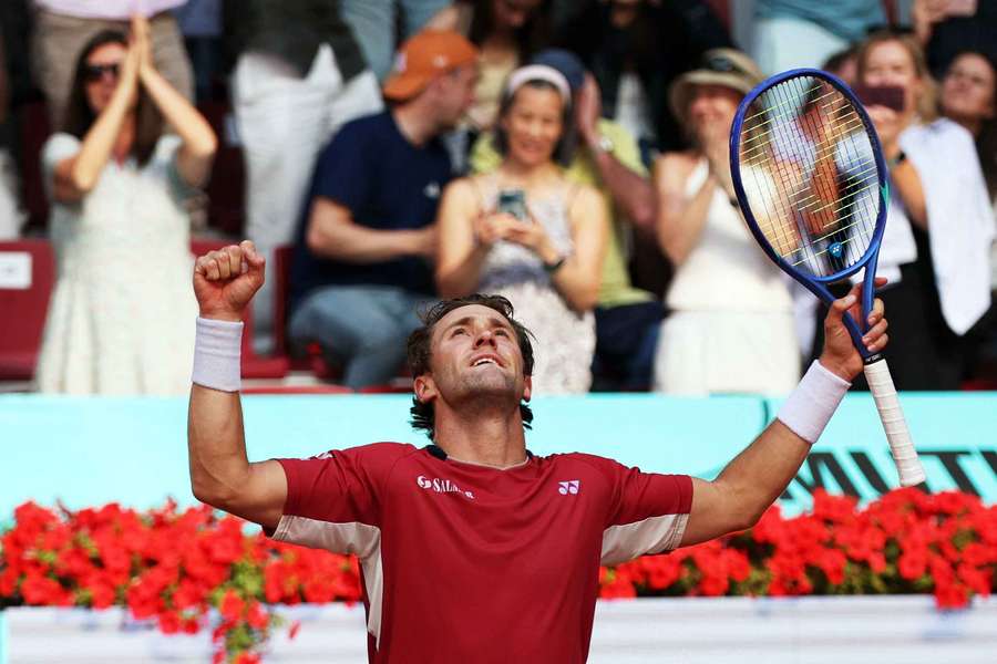 Ruud celebra la victoria ante Tsitsipas
