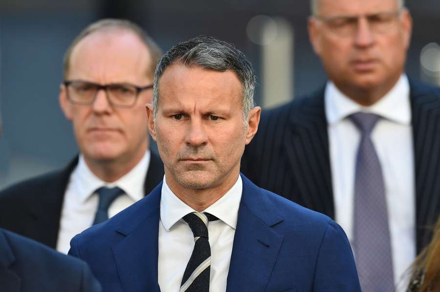 Případ Giggs: Domácí násilí? Porota se na verdiktu neshodla, hvězda vinu odmítá