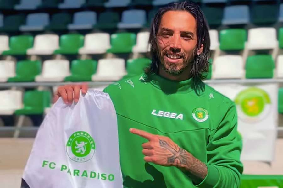 Ezequiel Schelotto é jogador e vice-presidente do FC Paradiso, da Suíça