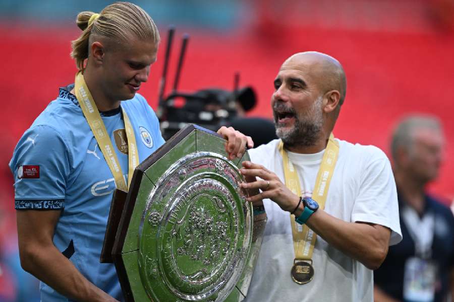 Erling Haaland levanta la Community Shield 