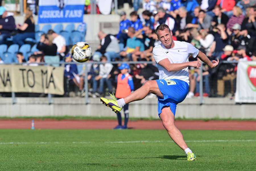 David Limberský kope za Slavoj Koloveč.