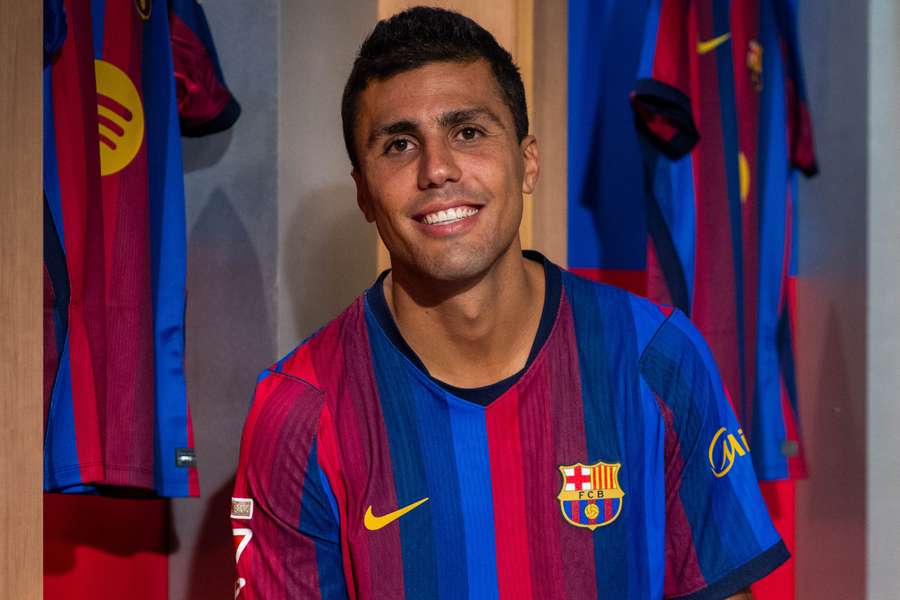 Primeira aparição de Rodri com a camisa do Barcelona
