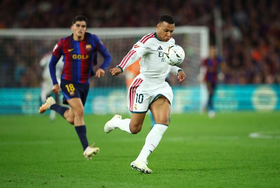 Hvězdou utkání byl autor dvou gólu Mbappé. Hvězdou utkání byl autor dvou gólu Mbappé.