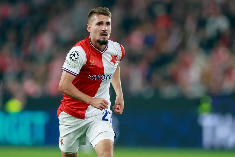 Oporou Slavie je Michal Sadílek. Oporou Slavie je Michal Sadílek.