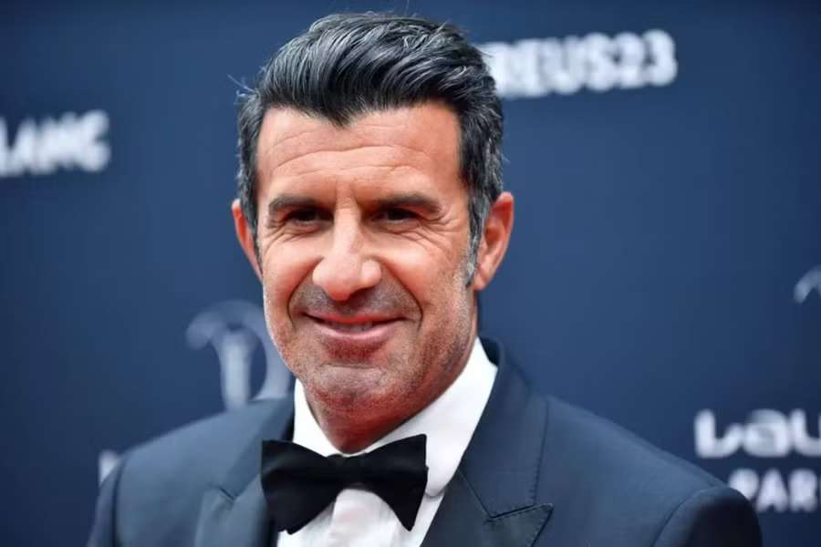 Luis Figo je v Praze.