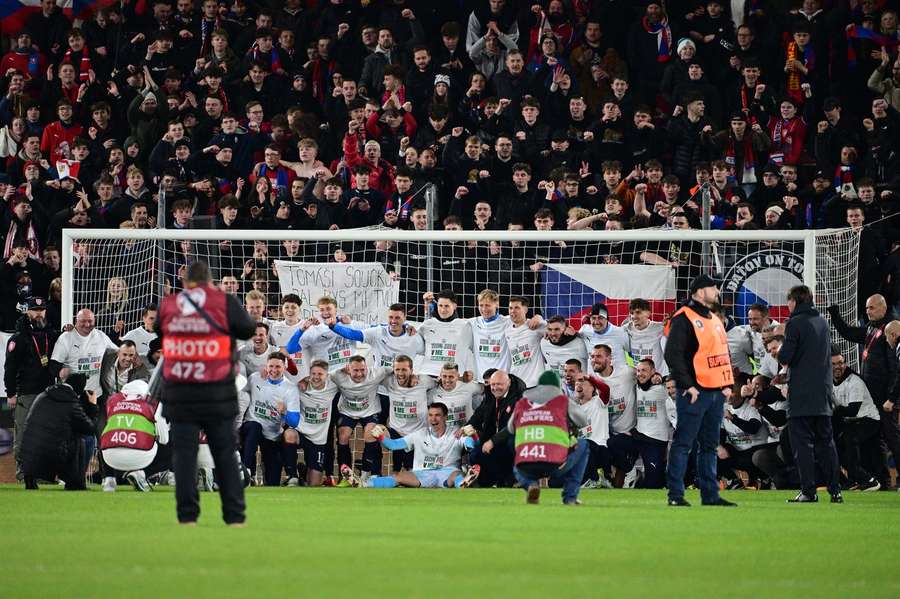 Postupové oslavy na pražské Letné.