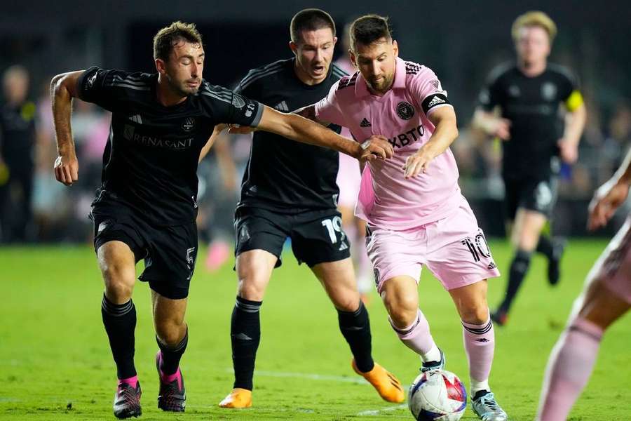 Messi encontrou forte marcação diante do Nashville