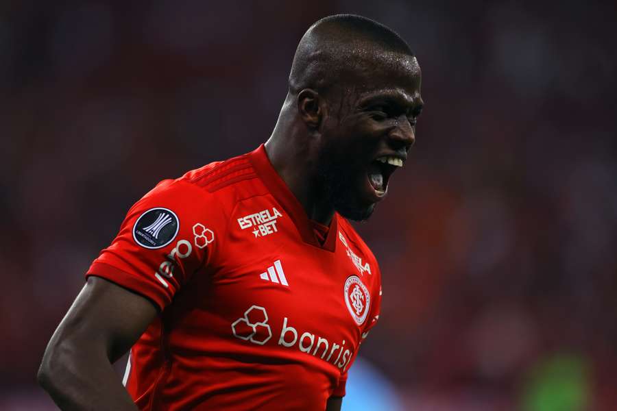 Enner Valencia fez os três gols marcados em todo o confronto contra o Bolívar