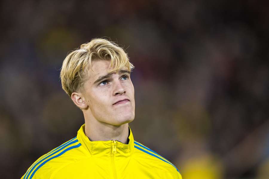 Chefe de scouting do Tottenham elogia Lucas Bergvall como "um verdadeiro talento geracional" Chefe de scouting do Tottenham elogia Lucas Bergvall como "um verdadeiro talento geracional"