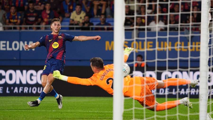 Fermin Lopez scores against Valencia