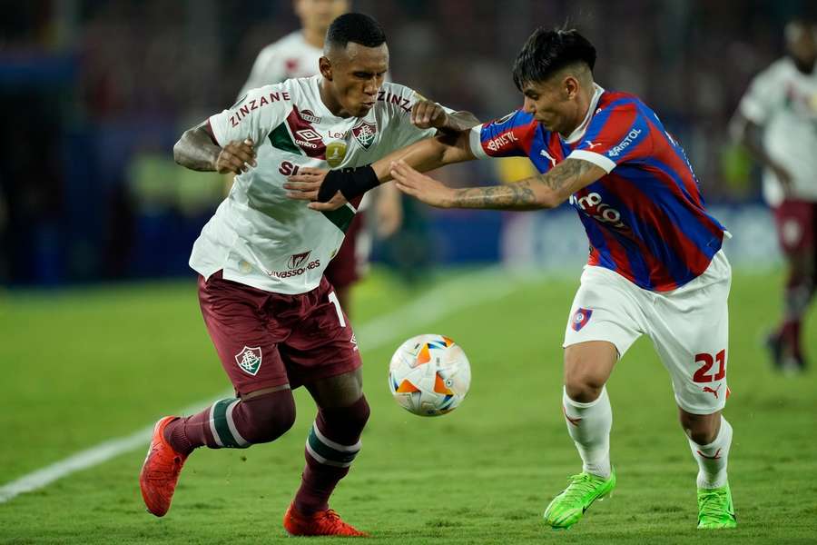 Fluminense foi pouco agressivo no duelo em solo paraguaio