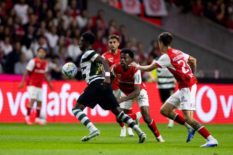 Issa Doumbia com Gorby e Huseinbasic no SC Braga-Sporting Issa Doumbia com Gorby e Huseinbasic no SC Braga-Sporting