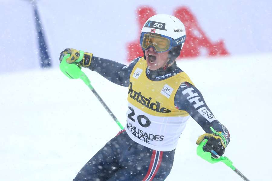 Slalom v Palisades Tahoe vyhrál Steen Olsen díky diskvalifikaci Řeka Ginnise