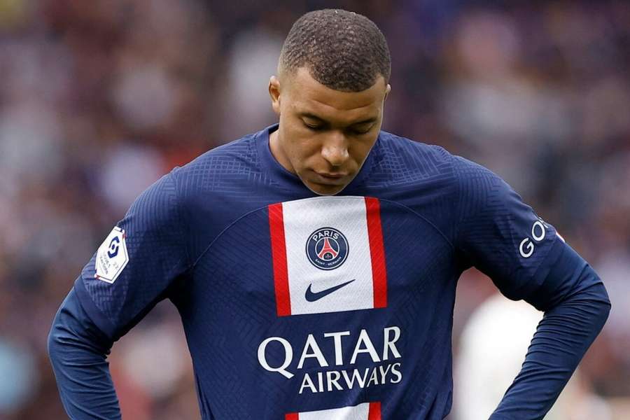 Mbappé está fora de turnê do PSG na Ásia