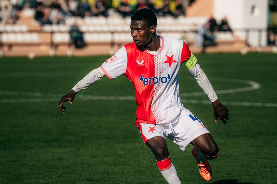 Hamidou Kante v dresu Slavie na soustředění v Marbelle. Hamidou Kante v dresu Slavie na soustředění v Marbelle.