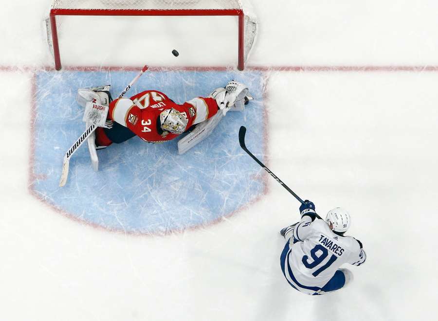 John Tavares erzielt den Siegtreffer für die Toronto Maple Leafs.