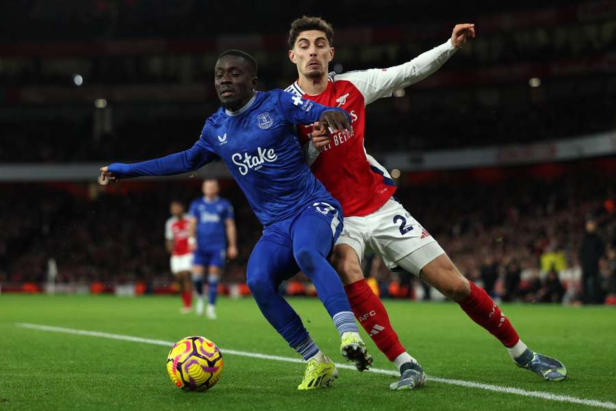 Arsenal não foi eficiente diante de um inabalável Everton