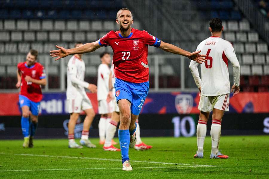 Souček vstřelil už 17. gól v národním dresu. Souček vstřelil už 17. gól v národním dresu.