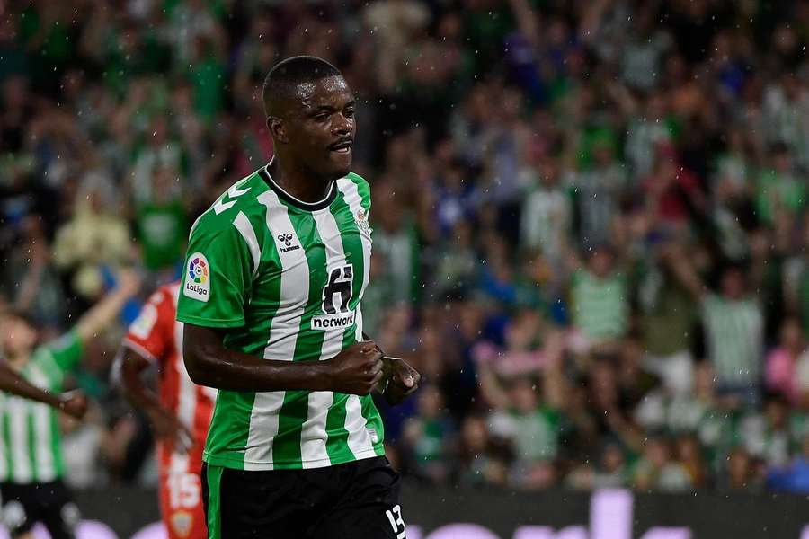 William Carvalho tem contrato com o Betis até junho de 2026