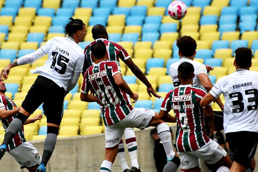 Flu joga "água no chopp" do Botafogo e busca empate após sofrer 2 a 0