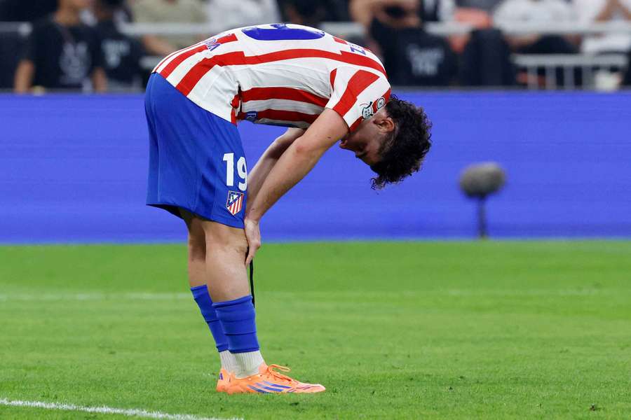 Julián Álvarez, cabizbajo en la Supercopa