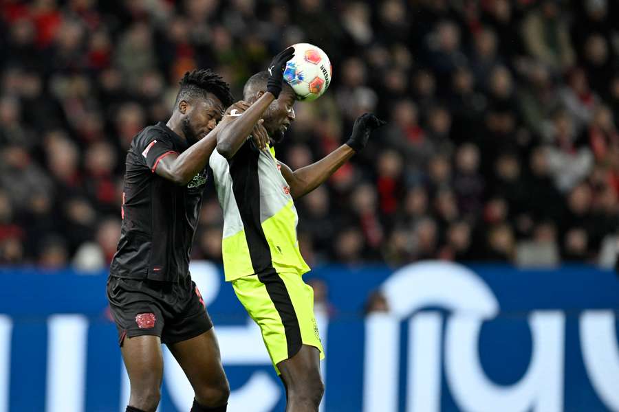 Borussia Dortmund obteve uma importante vitória em Leverkusen