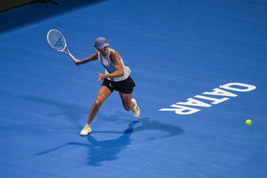 Tenis Flash: Wielkie zainteresowanie Federerem. Świątek zagra o półfinał w Dosze