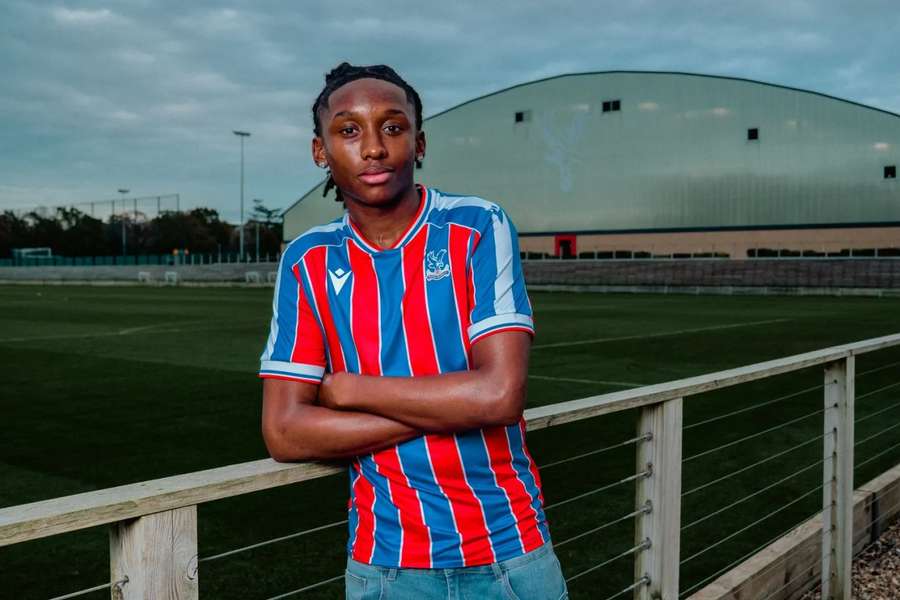 Martin signs pro deal with Crystal Palace