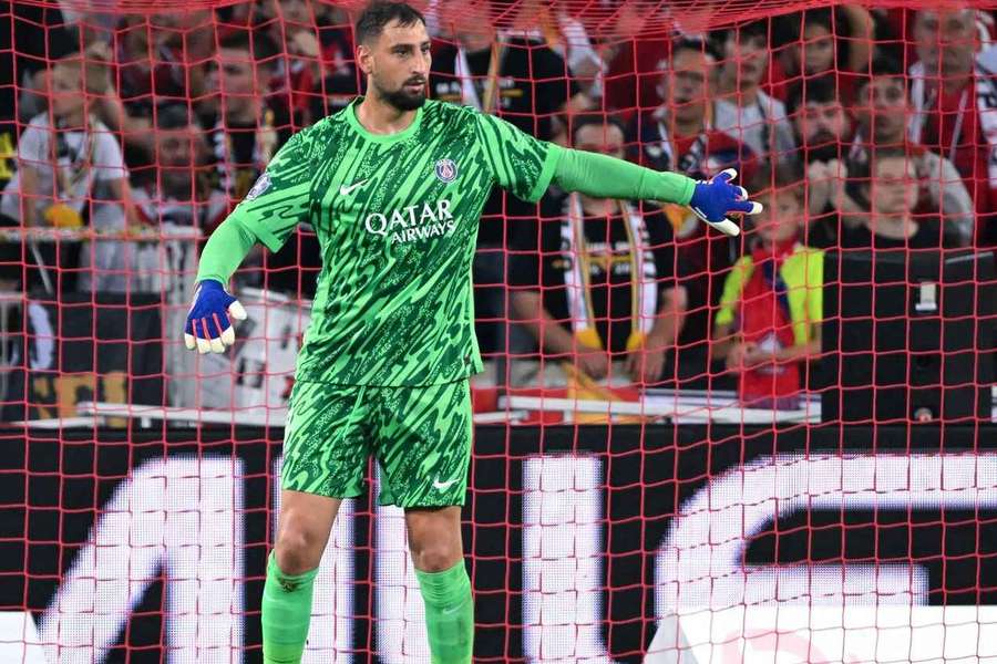 PSG pay tribute to Man City signing Donnarumma PSG pay tribute to Man City signing Donnarumma