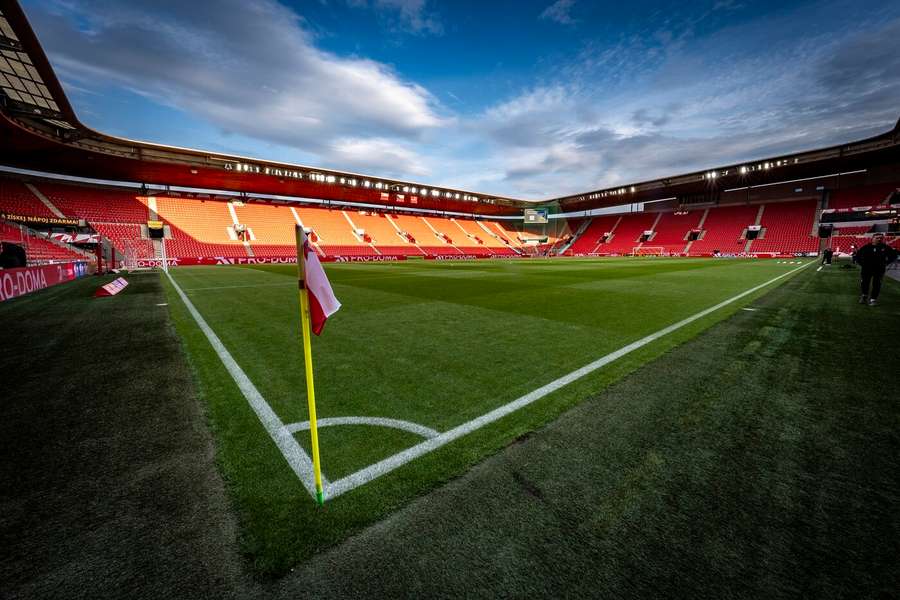 Slavia odehraje ještě dva domácí zápasy bez fanoušků. 