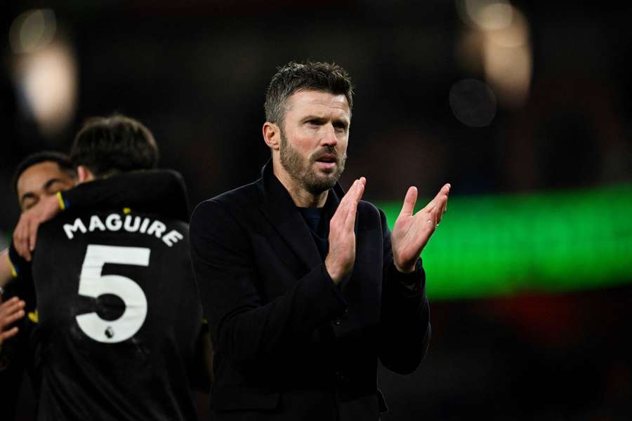 Carrick says Man Utd can't rush their managerial pick