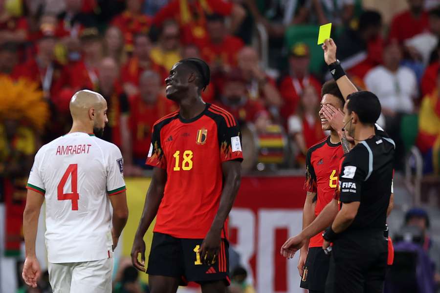 Onana primește al doilea galben la Cupa Mondială Onana primește al doilea galben la Cupa Mondială