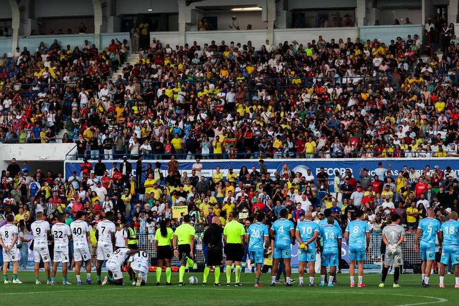 Antigas glórias encontraram-se em jogo solidário Antigas glórias encontraram-se em jogo solidário