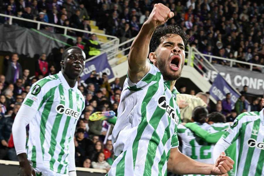 Souboj Fiorentiny a Betisu nabídl velké drama.