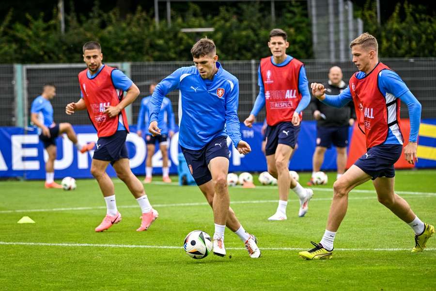 Robin Hranáč a David Zima na tréninku národního týmu, v pozadí za nimi Martin Vitík. Robin Hranáč a David Zima na tréninku národního týmu, v pozadí za nimi Martin Vitík.