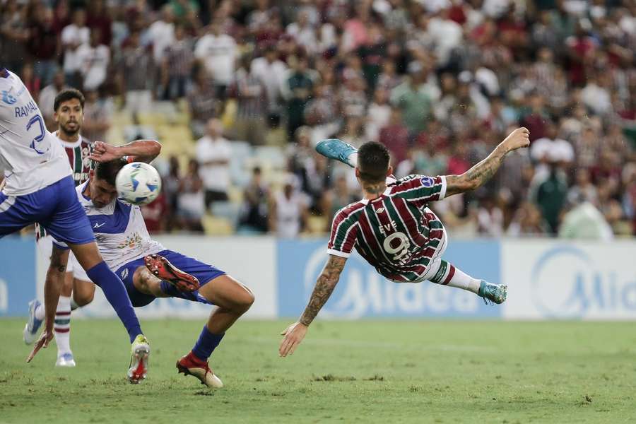 Everaldo fez um golaço de voleio em Fluminense 5x0 GV San José